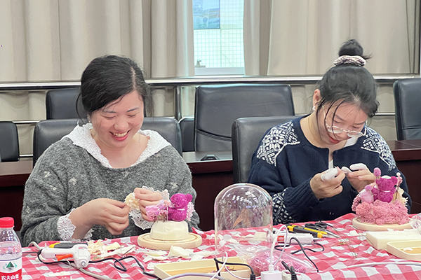 美丽相约·绽放光芒——医学中心举办三八妇女节主题活动(图4)