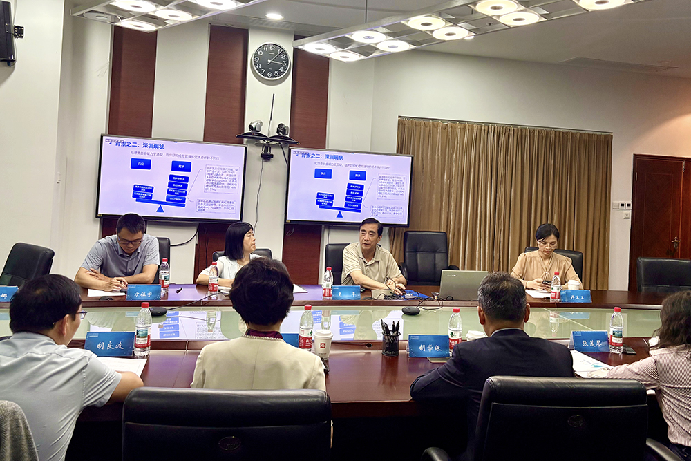 重庆医科大学附属永川医院党委书记刘利教授一行访问医学中心区域伦理委员会(图4) 重庆医科大学附属永川医院党委书记刘利教授一行访问医学中心区域伦理委员会(图4)