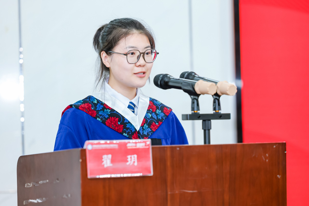 执医守心 逐光前行——深圳北京大学香港科技大学医学中心2026届研究生毕业仪式圆满举行(图5) 执医守心 逐光前行——深圳北京大学香港科技大学医学中心2026届研究生毕业仪式圆满举行(图5)