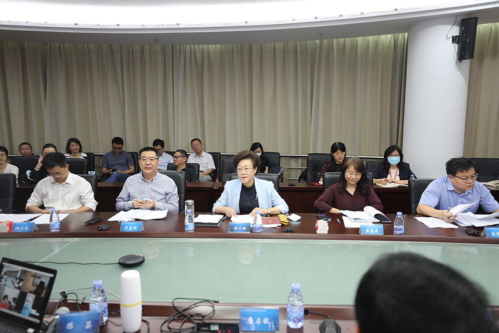 医学中心顺利召开第55次主任会暨领导小组第四次会议(图4)